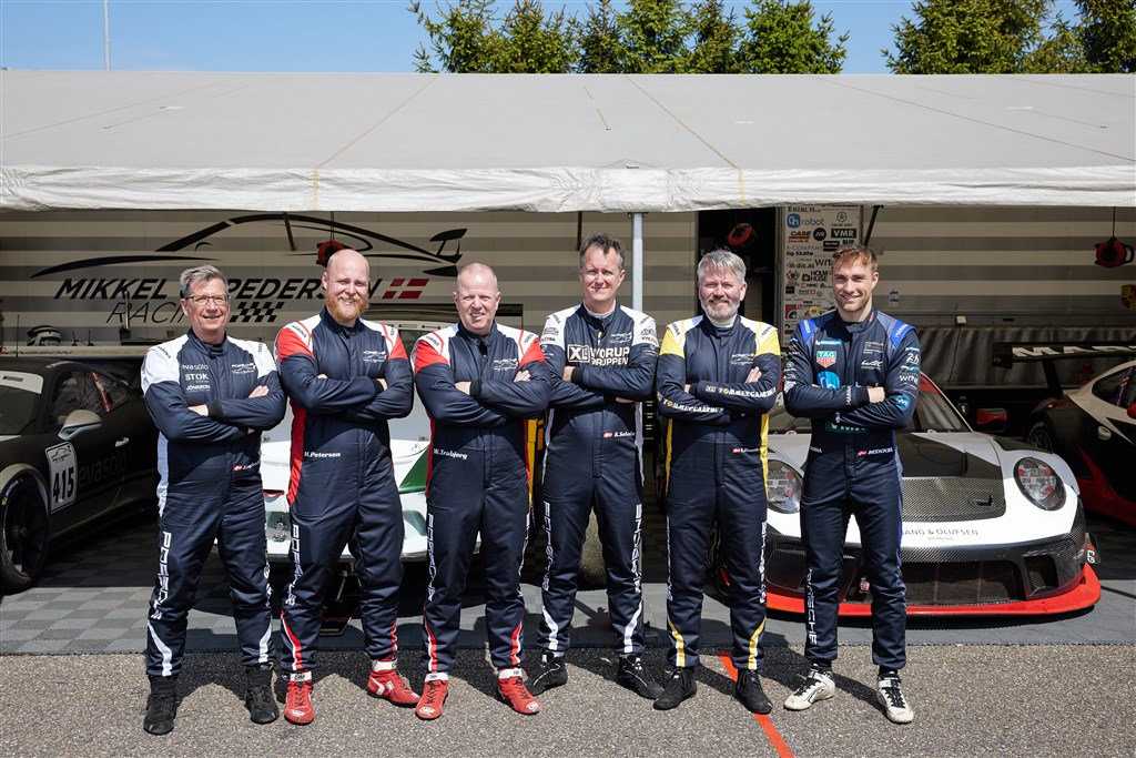 Seks kørere var i aktion for Mikkel O. Pedersen Racing i Danish Endurance Championship. Fra venstre Jan Engelbrecht, Martin Petersen, Walter Trabjerg, Kasper Søholm, Klaus Søholm og Mikkel O. Pedersen.
(Foto: Stumpphoto)